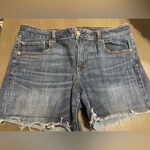 American Eagle shorts.  Size 18.  Super Stretch. Midi
